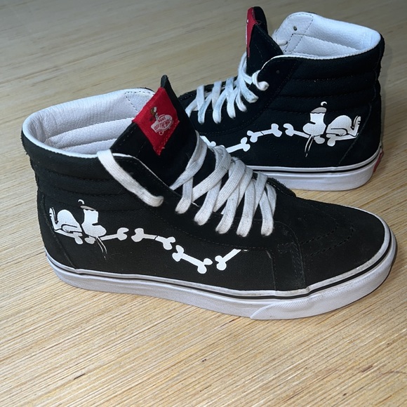 Vans X Peanuts Sk8-Hi Reissue Suede/Canvas Sneakers Size 8.5 Woman's - Picture 1 of 12